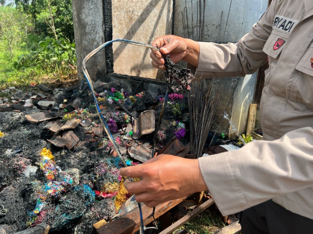 Rumbai Hiasan Pesta Sebabkan Kebakaran Rumah di&nbsp;Malang