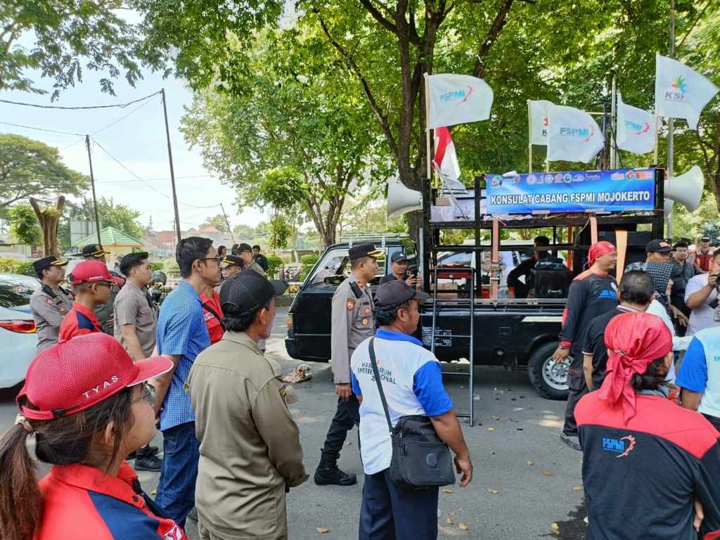 Hari Buruh, HMI dan GMNI Mojokerto Kompak Soroti Dua&nbsp;Hal