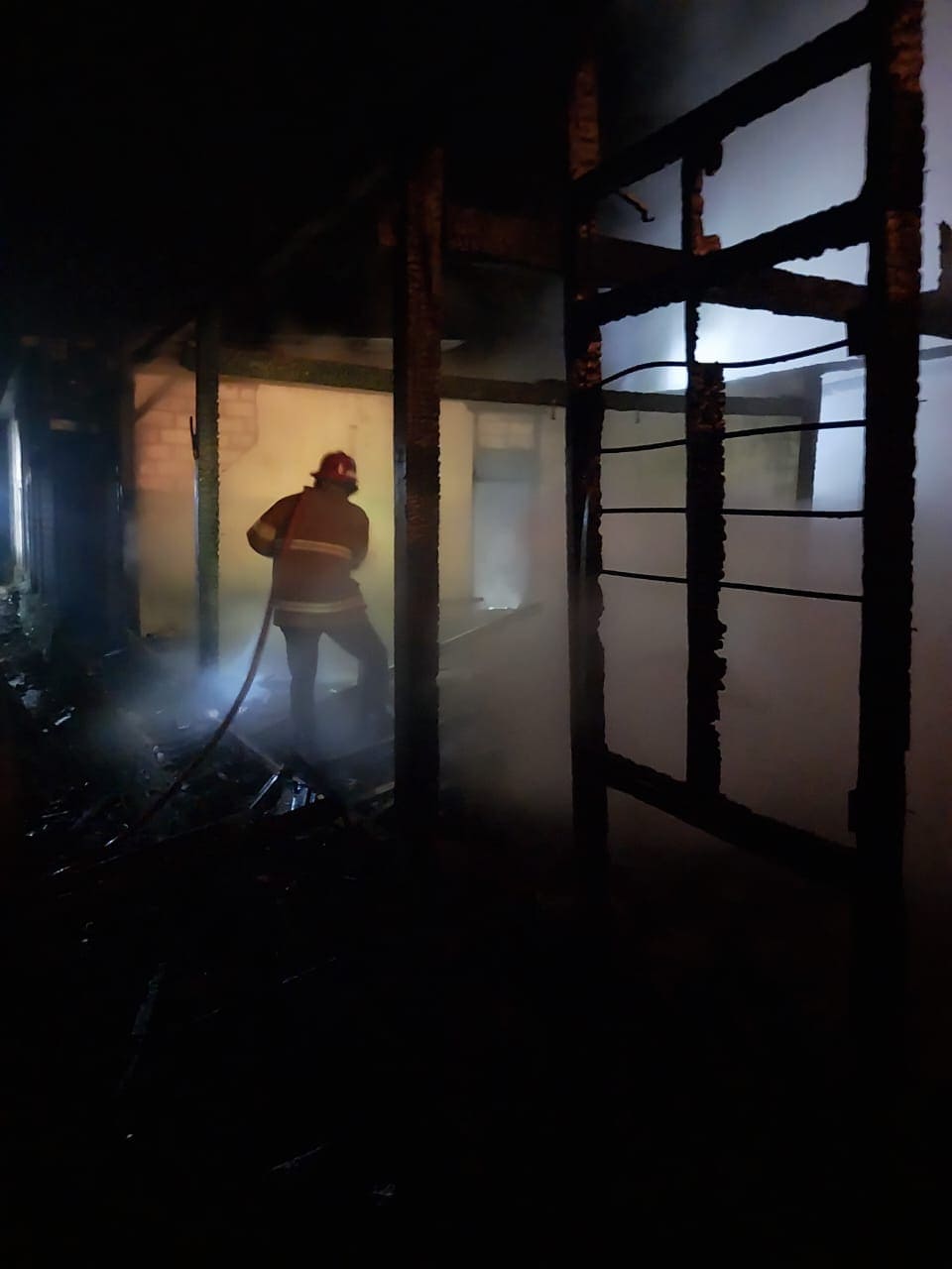 Kebakaran Rumah di Tuban Akibat Korslet, Rugi Capai Setengah Miliar&nbsp;Rupiah