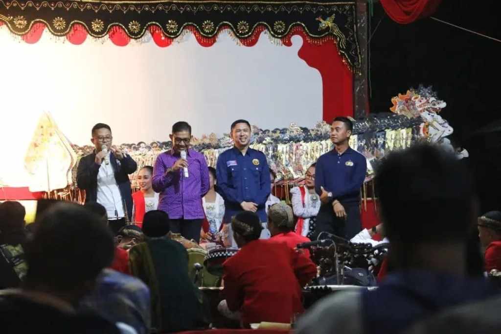 Agenda Wisata Tahunan, Wabup Antok dan Warga Ngawi Antusias Ganti&nbsp;Langse