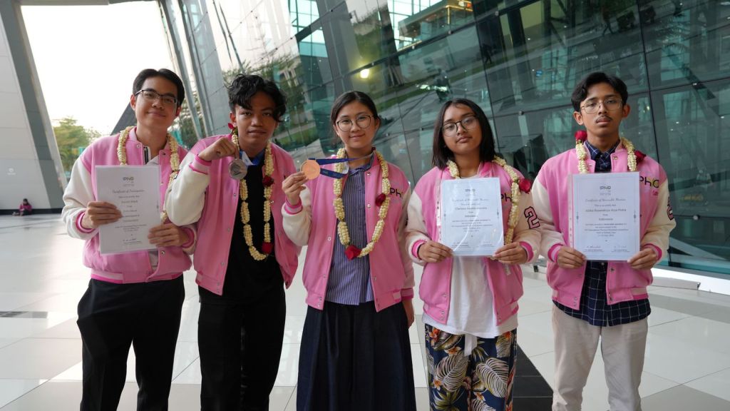 Siswa Indonesia Torehkan Prestasi di Olimpiade Fisika Internasional 2024 di Iran, Satu Asal&nbsp;Malang