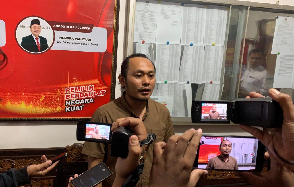 Hasil Verifikasi Berkas Dua Bapaslon Pilkada Jember 2024 Belum&nbsp;Lengkap