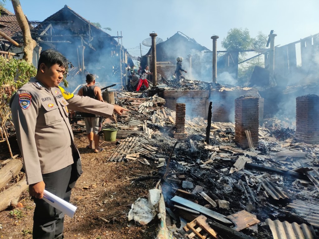 10 Ekor Kambing Mati Terpanggang dalam Kebakaran Rumah dan Kandang di&nbsp;Malang
